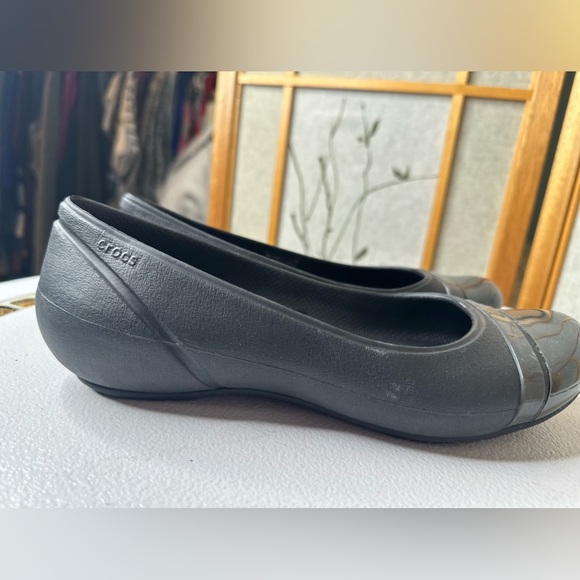 Crocs Brooklyn Pointed Flats Womens Size 7 W Black Glossy Toe Slip On - Picture 2 of 8